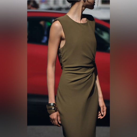 🔥🔥Zara Midi with shoulder Pads - Picture 3 of 8